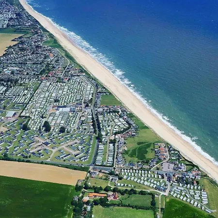 Bittern 13, Scratby - California Cliffs, Parkdean, Sleeps 6, Pet Friendly, Bed Linen And Towels Included - Close To The Beach-3