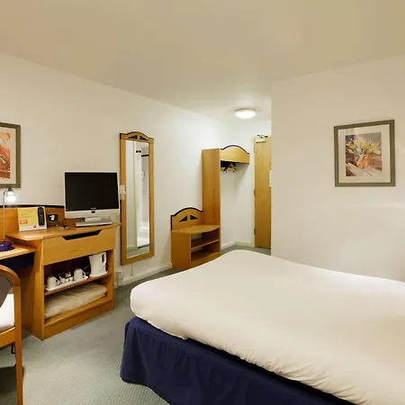 Ibis Preston North-3