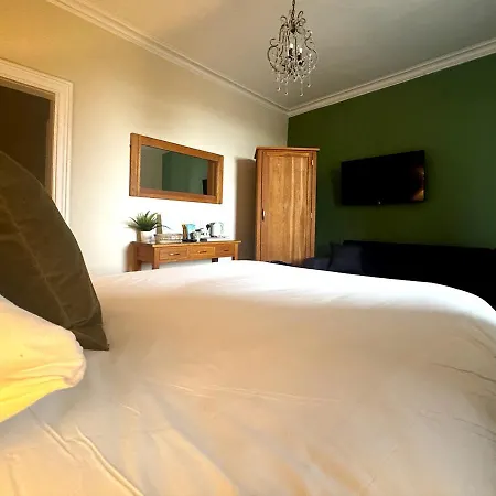 Station Lounge & Rooms-3
