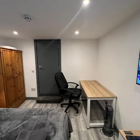 Rooms In Modernised Victorian House-3
