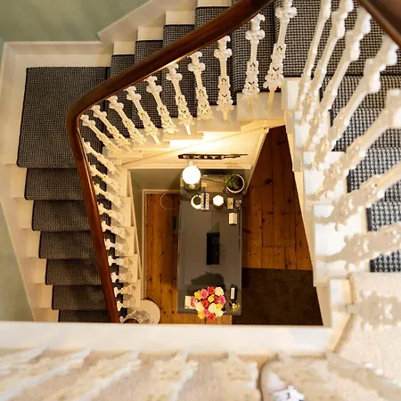 Cawdor House B&B-2