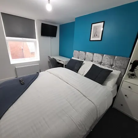 Affordable Comfort On Alfreton Road - Ideal For Savvy Travelers-2
