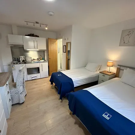 The Tas Suites - Tas Accommodations-3