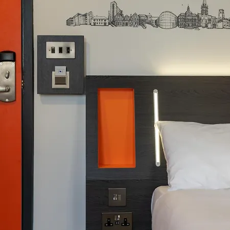 Easyhotel Ipswich-3