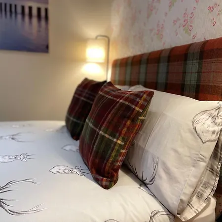 Carisbrooke Guest House-3