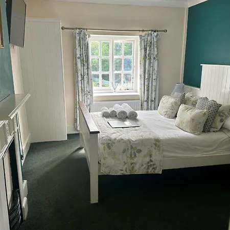 The Highwayman Hotel-2