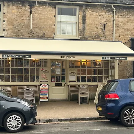 Priory Tearooms Burford With Rooms-3