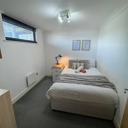Cozy Budget Rooms Central Location-3