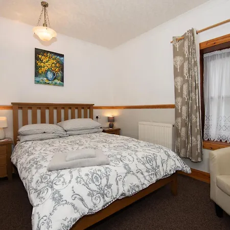 Alder Lodge Guest House-2