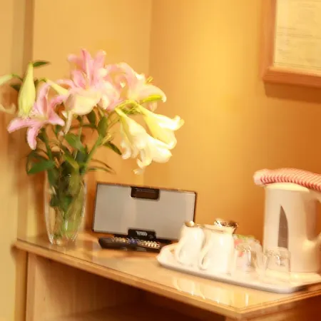 Brentwood Guest House-2