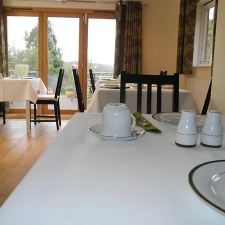 Oakside Lodge Guest House-3