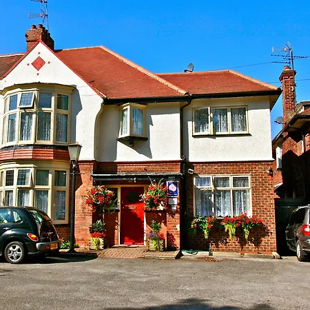 Acorn Guest House In Hull-3