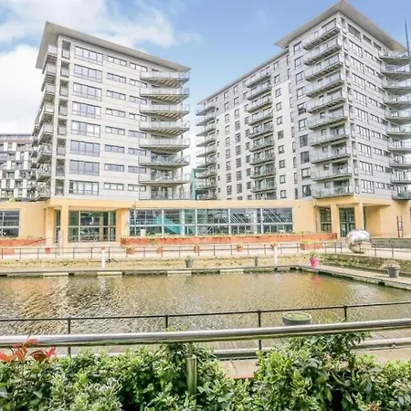 Deluxe City Apt Riverside Balcony &Free Parking-3