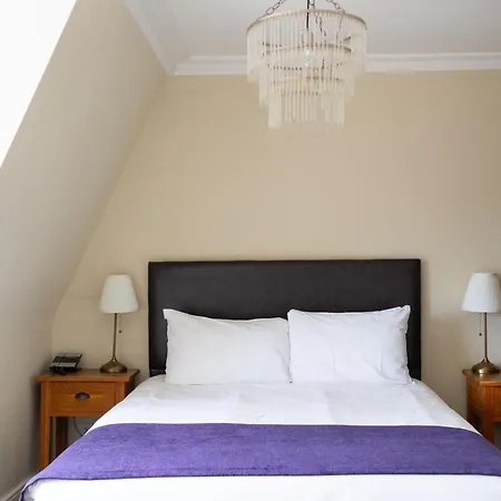 Kew Gardens Hotel-2