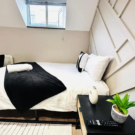 London 1 Central Studio Like A Hotel Room-3