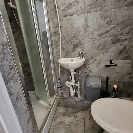 Easy Rooms, London Luton Airport -24 Hour Check-In-2