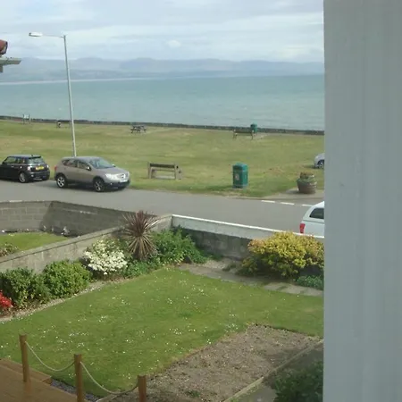 Glanllifon Bed And Breakfast-2