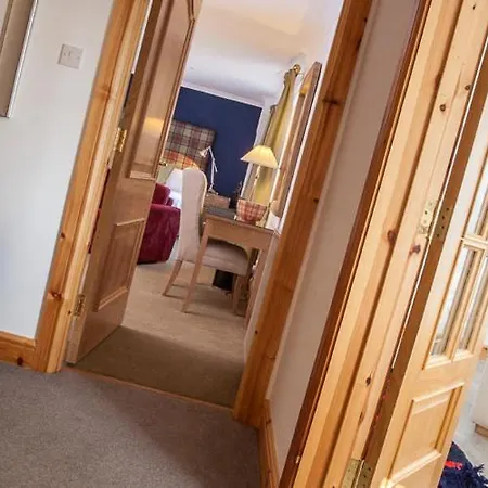 Sutherlands Guest House-3
