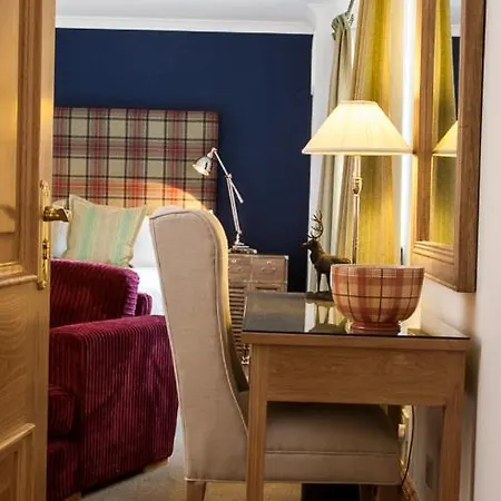 Sutherlands Guest House-2