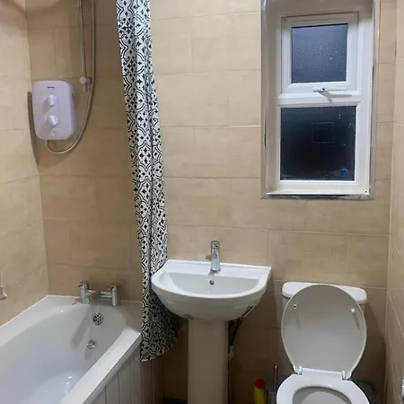 330 Leagrave-3