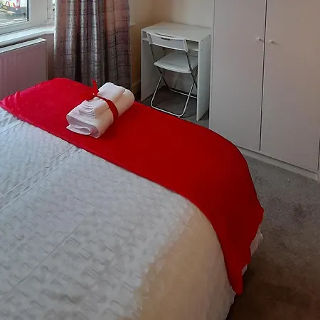 Matipa-Rise Guest House Southampton-3