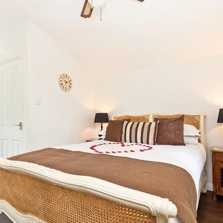 Broadoaks Boutique Country House-2