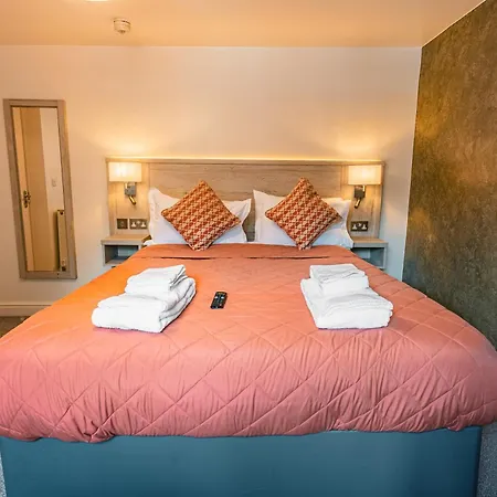 Rooms At The Apple Pie-2
