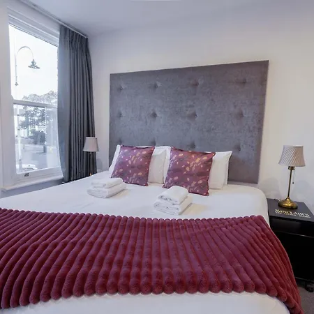 Sinclair'S Rooms-2