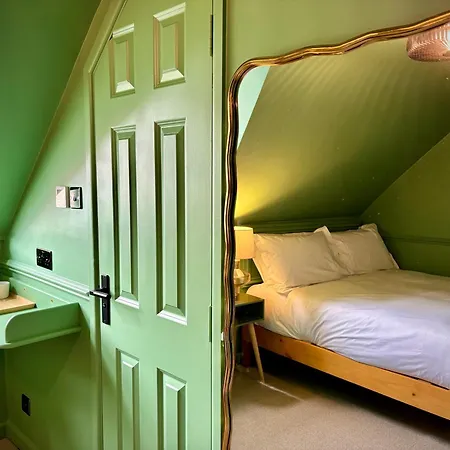 Rooms At The Quayside - Stylish En-Suite Rooms On Poole Quay All Fully Refurbed-3