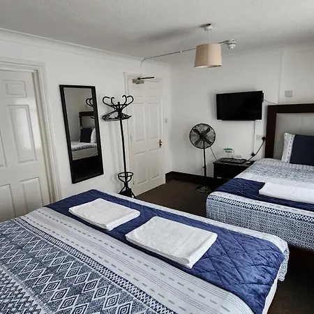 Gatwick Castle B&B-3