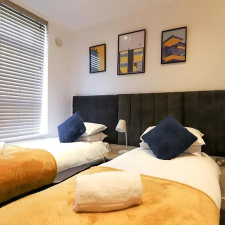 New- Modern 2Br Apt Wifi Sleep5 City Centre-2