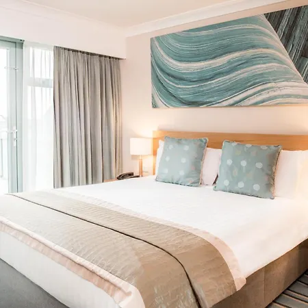 De Vere Cotswold Water Park Apartments-2