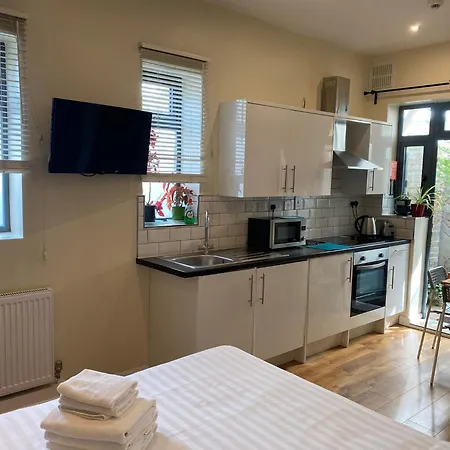 Lyall Apartment Hotel-2