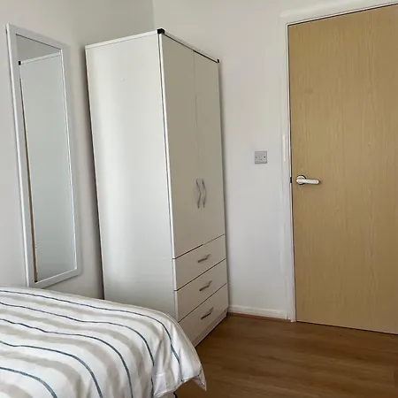 Kilnview Guesthouse-Hanley & Staffordshire University-2