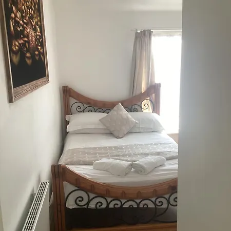 Alexander Hotel Fully Refurbished All Rooms En-Suite-2