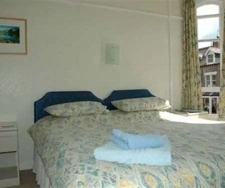 Silverdale Guesthouse-2