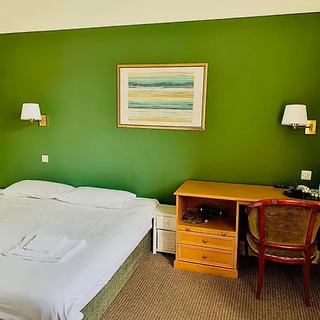 Douglas Arms Hotel-3