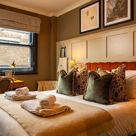 Salisbury Arms Hotel-3