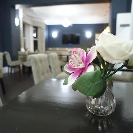 Applewood Hotel-2