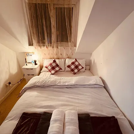 Ever United Guest House-3
