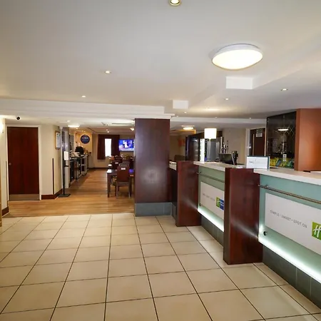Holiday Inn Express Glenrothes By Ihg-3