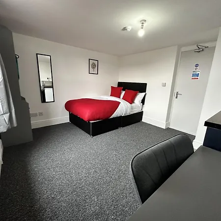 Premier Nottingham Studios - Gawthorne-2