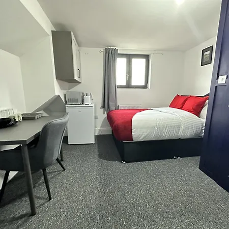 Premier Nottingham Studios - Gawthorne-3