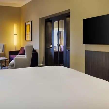 Doubletree By Hilton Edinburgh City Centre-3