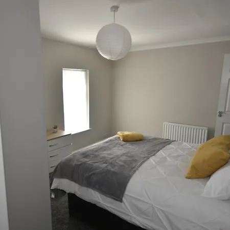 Townhouse @ 32 Penkhull New Road Stoke-3