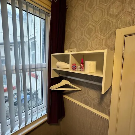 B&B Runway Blackpool - Minutes From Winter Gardens - Dog Friendly - Exceptionally Quiet - Very Close H&A Social Club (Adults Only)-3