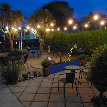 Seacroft Guest House-3