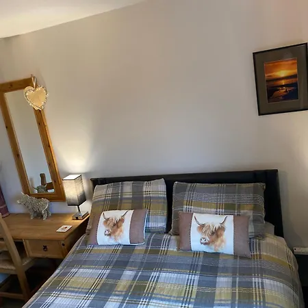 Jacquie'S B&B -Dumfries-Room With A View-2