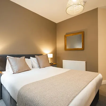 Rooms At The Dressers Arms-2