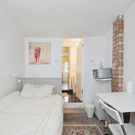 Eejs Charming London 6 Bedroom Home - With Large Garden-2